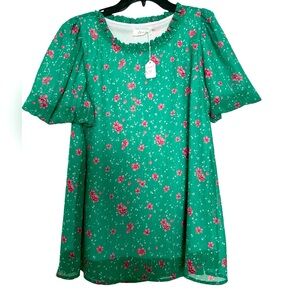 Women’s Boutique Green Floral Lined Blouse with Tucked Puffy Short Sleeves
